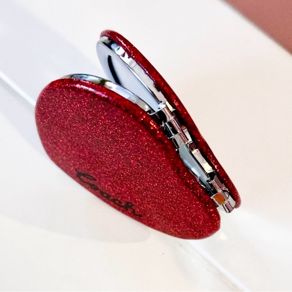 FREE Coach Butterfly or Heart Compact Makeup Mirror- 4 Colors - Picture 7 of 8